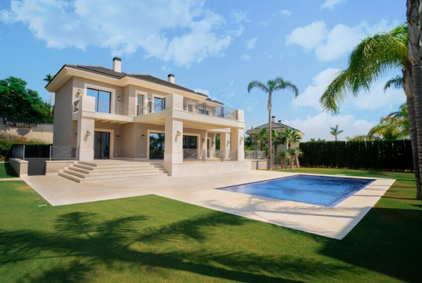 Modern villa in Los Flamingos. READY TO MOVE IN!
